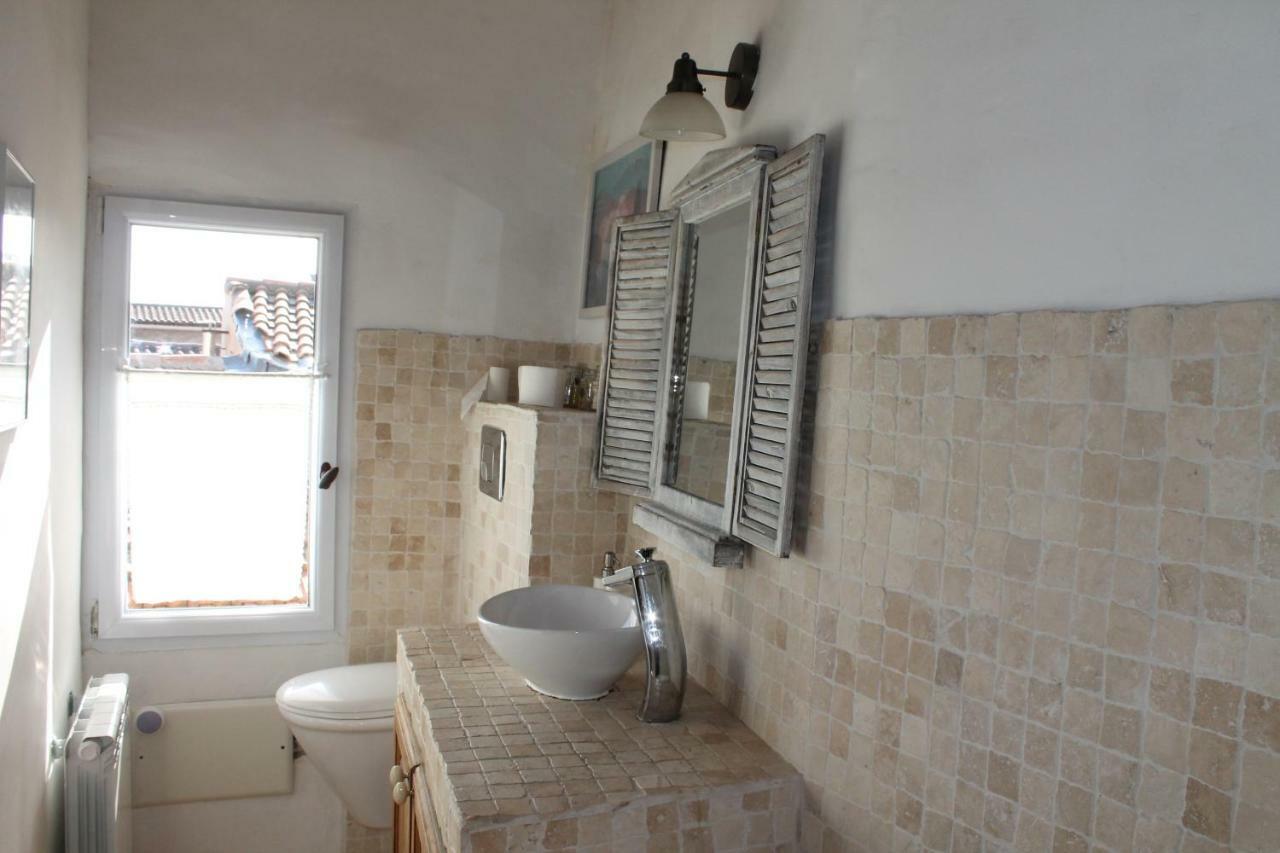 Duplex En Plein Centre Lejlighed LʼIsle-sur-la-Sorgue Eksteriør billede